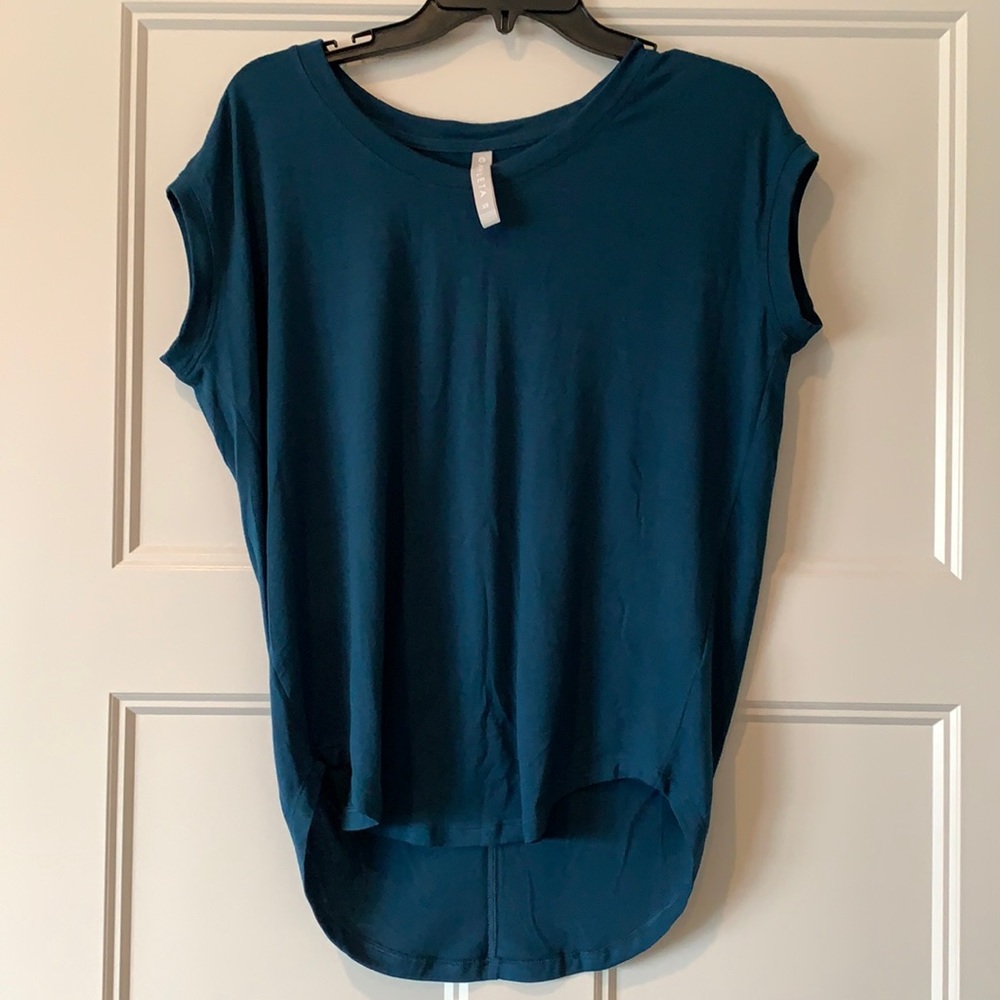 🌸 Athleta Top 🌸 NWOT